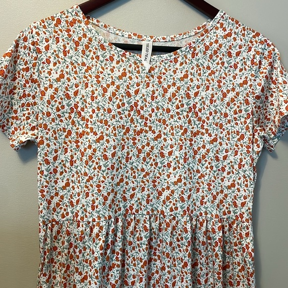 Women’s Ditsy Floral Dress - Picture 3 of 5